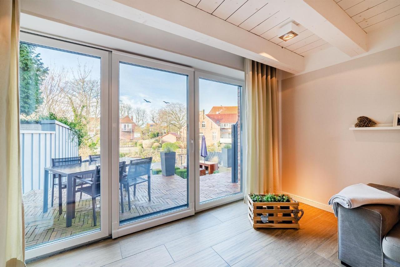 Villa Haus Am Siel 01, Zentral Mit Eigenem Steg Greetsiel Esterno foto