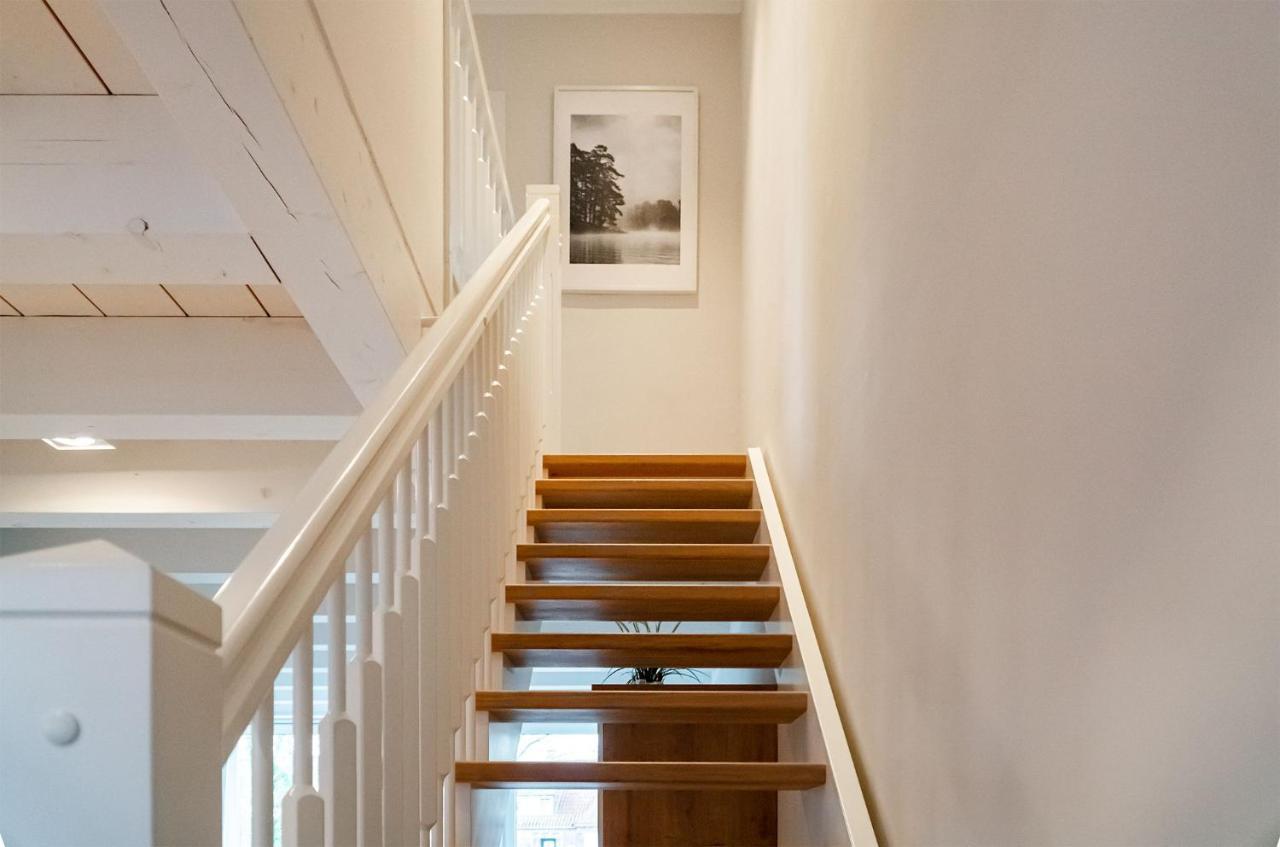 Villa Haus Am Siel 01, Zentral Mit Eigenem Steg Greetsiel Esterno foto